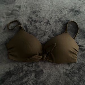 NWOT H&M black swim top, Size 34B